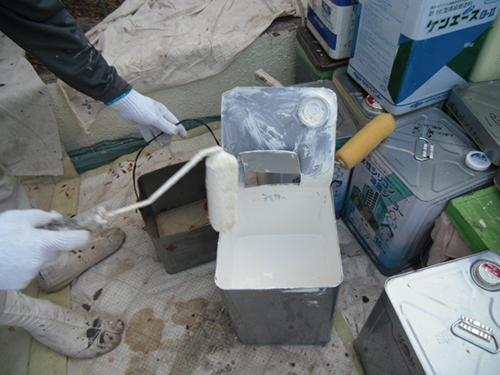 軒の下塗りに使う材料