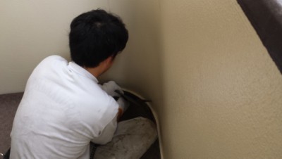 コーナーの長尺シートを切る