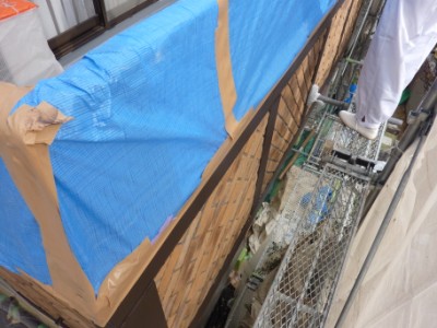 足場とベランダの間の隙間